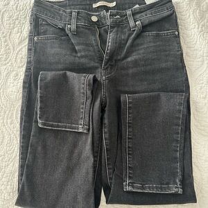 High waisted Levi’s